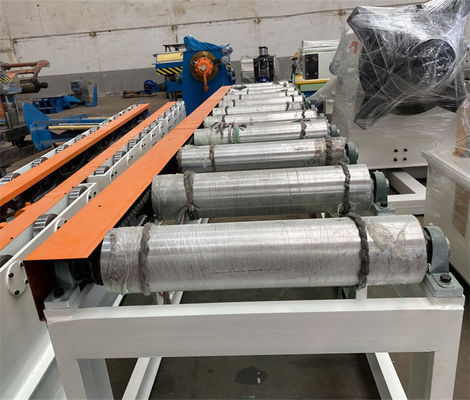 Heavy Gauge Steel Coil Straightener Flying Shear Dipotong Memanjang Garis 3-10 X 1600